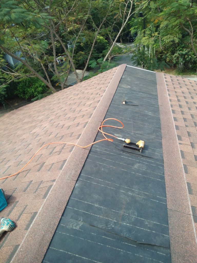 การปูกระเบื้องหลังคา Shingle Roof